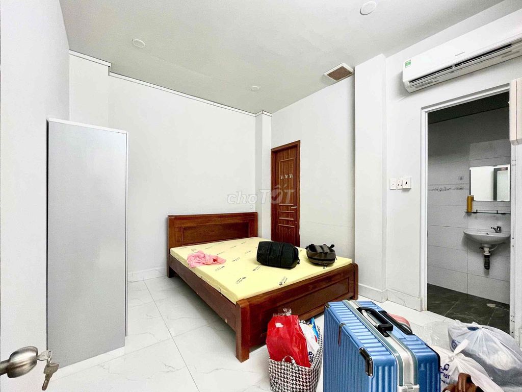 The square root of 2 bedroom plus 2 toilets plus free car alley.