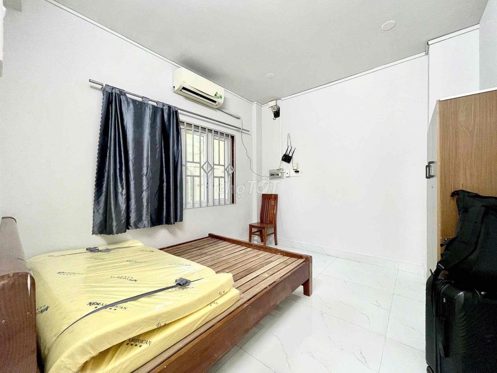 The square root of 2 bedroom plus 2 toilets plus free car alley.