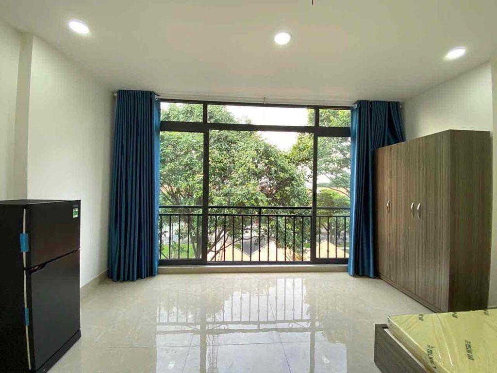 The full interior balcony is Cao Thắng-504th District 10