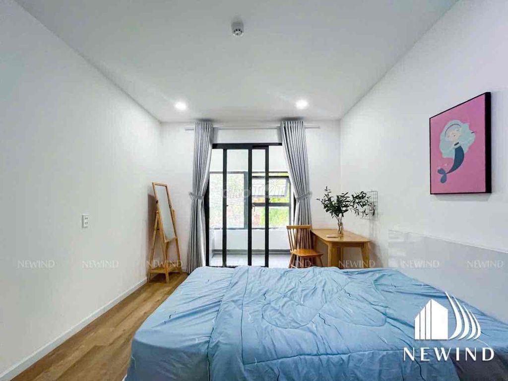 Hire the Guardian. A private bedroom. A personal Nguyễn Hữu Thọ Cleaner.
