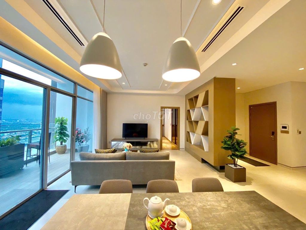 Penthouse Satra 205 m2, 4 bedrooms, 3 cabinet toilets Supremely Rents 48.5 million a month.
