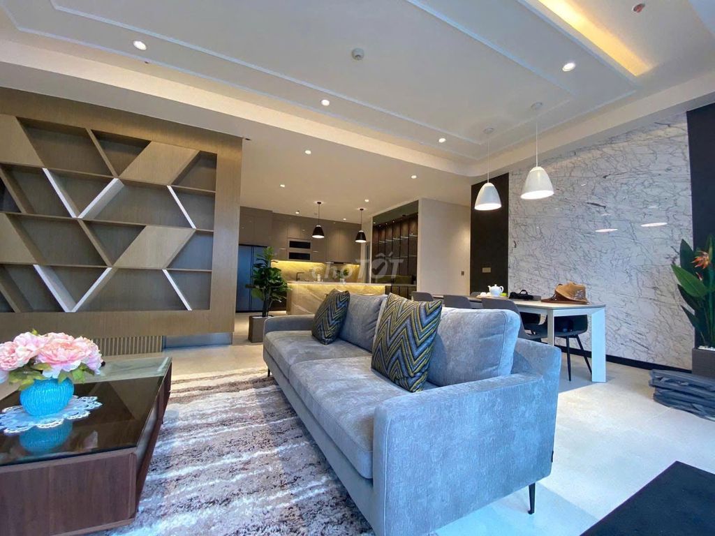 Penthouse Satra 205 m2, 4 bedrooms, 3 cabinet toilets Supremely Rents 48.5 million a month.