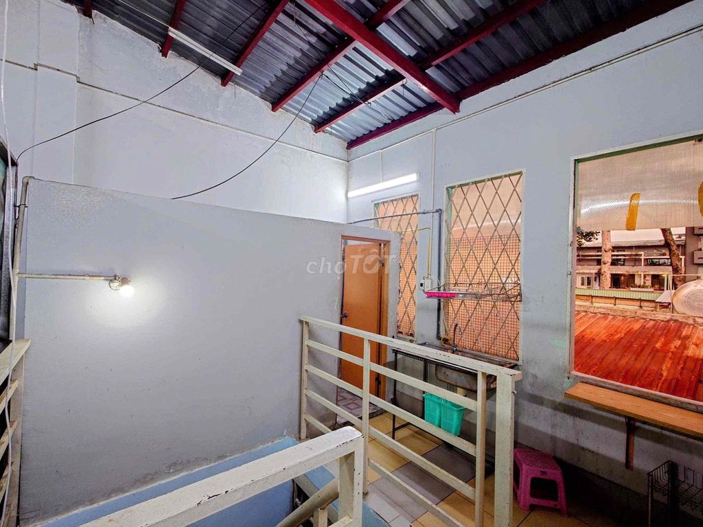 Rent a full interior inn - as a super-wide apartment in 1st.