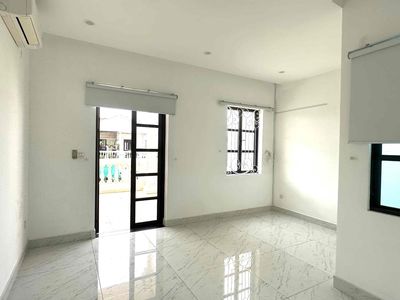 Renting the city house Land parkhills at 42 million.