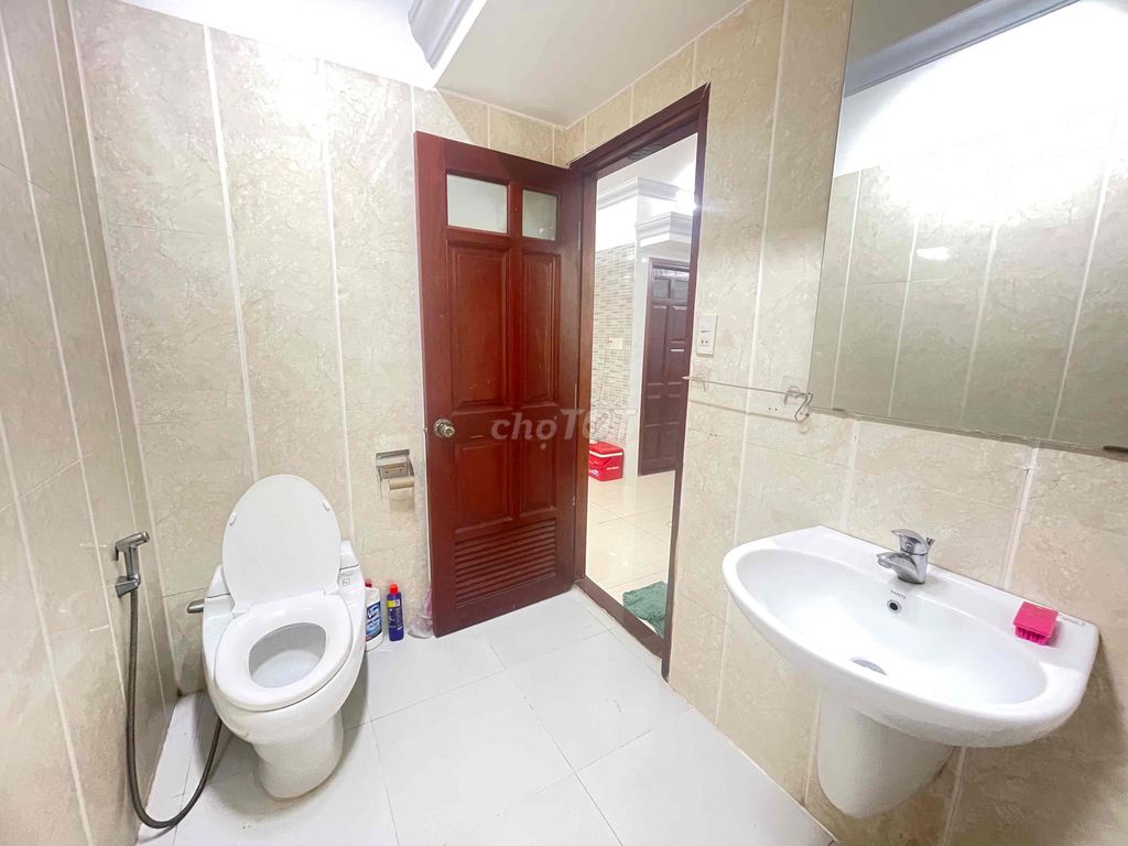 Rent Honyland apartment at nine million a month.