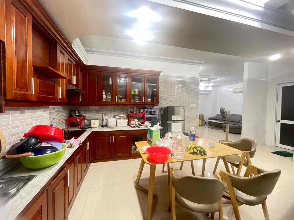 Rent Honyland apartment at nine million a month.
