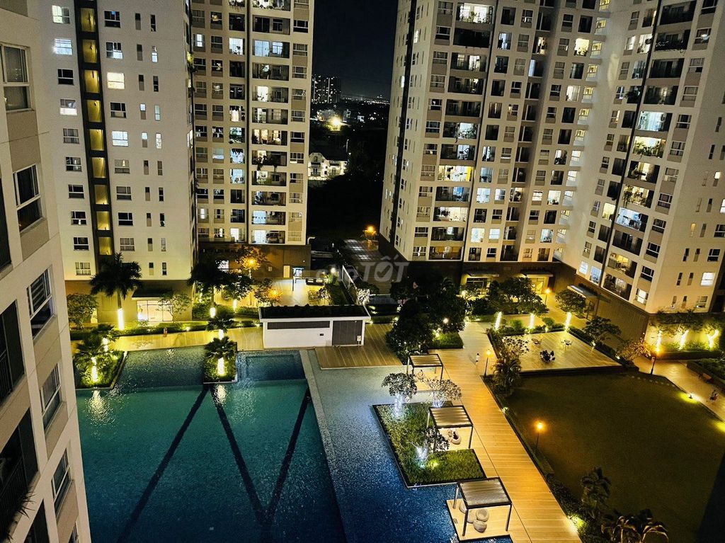 Rent the two bedrooms, two Sunrise Riverside- Full toilets, interior- View pool-free.