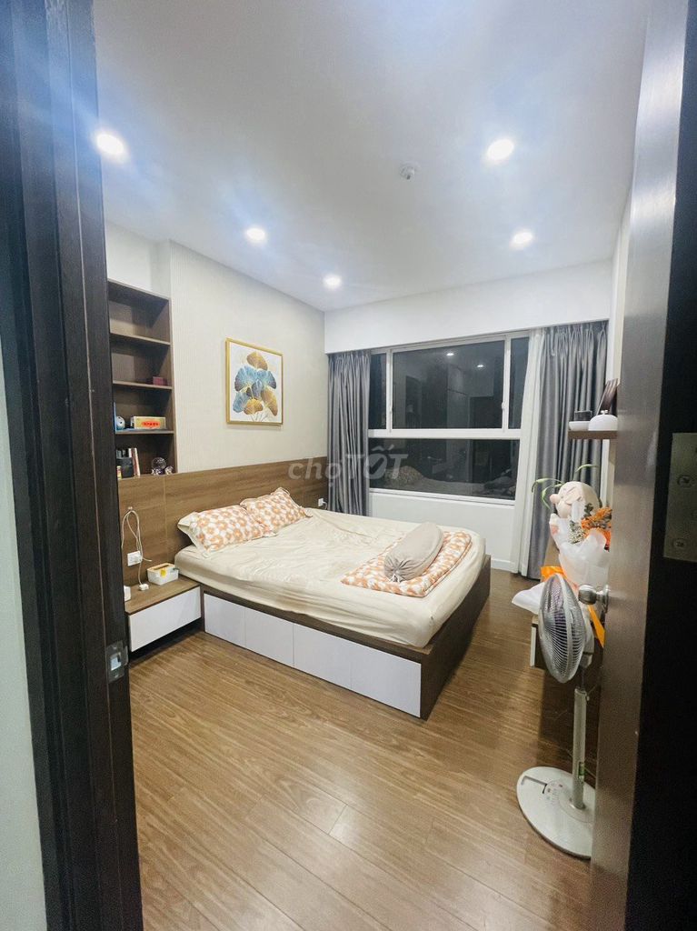 Rent the two bedrooms, two Sunrise Riverside- Full toilets, interior- View pool-free.