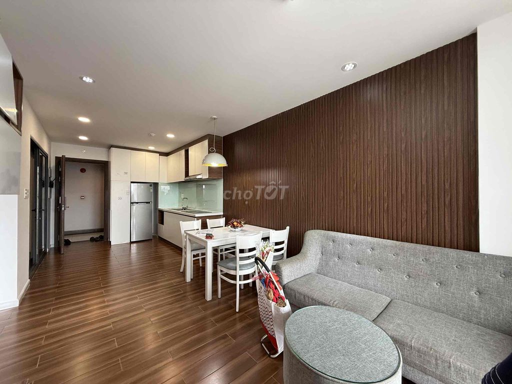 The apartment near the airport entered the beautiful house of furniture.