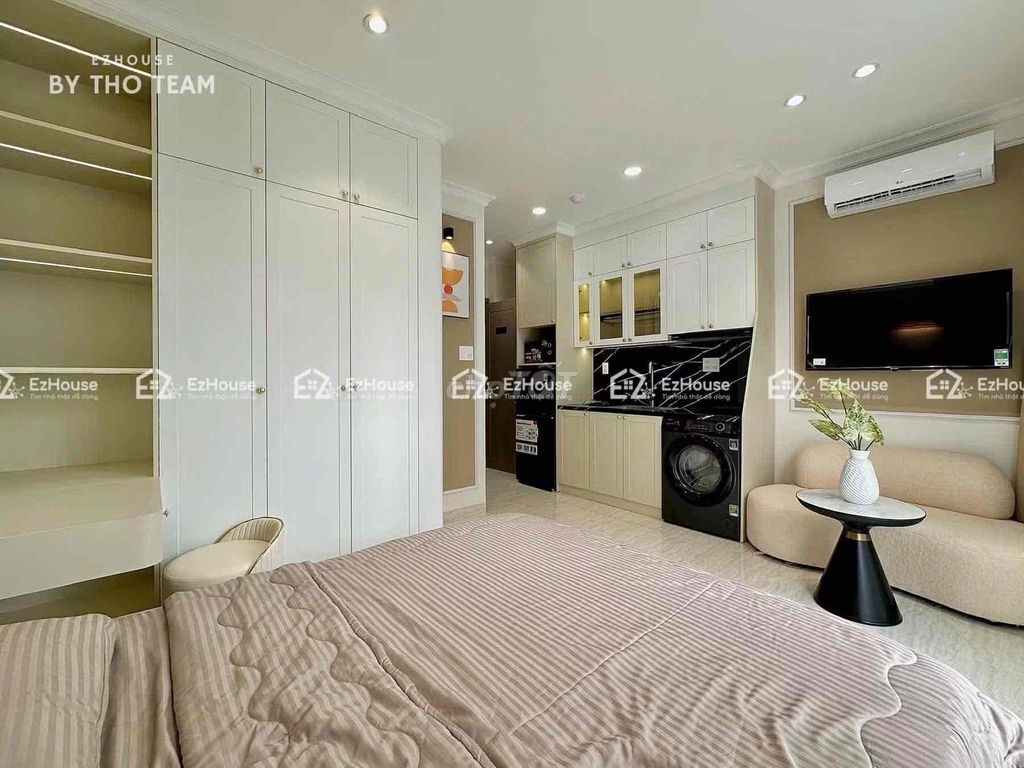 Tell Zhang of the 4- Set Up Full Home