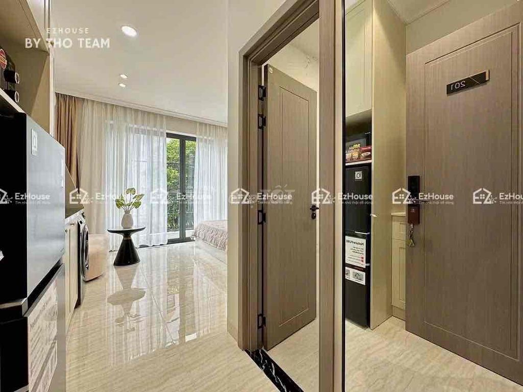 Tell Zhang of the 4- Set Up Full Home