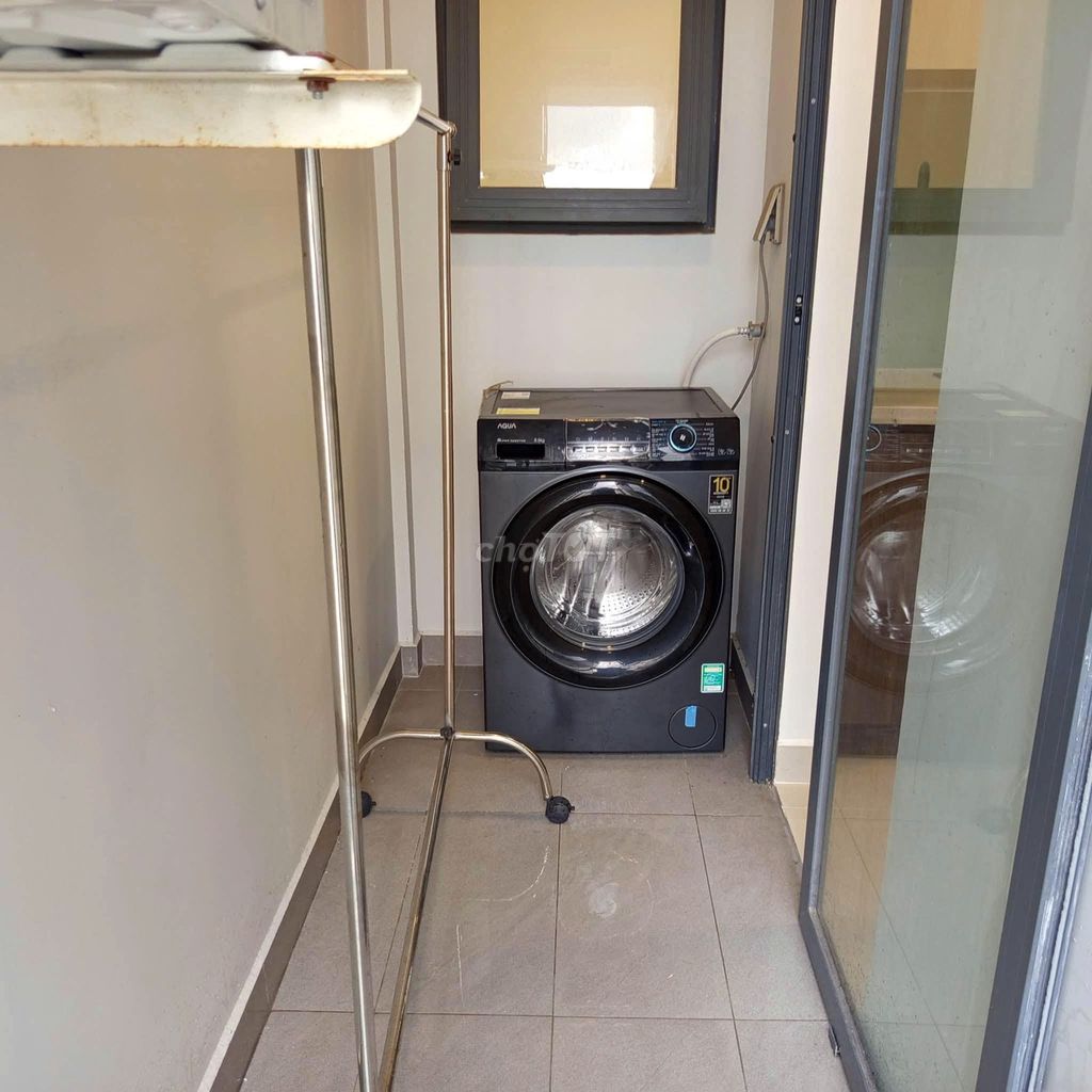 We need to rent Cộng Hòa Plaza apartment, full interior. Two bedrooms cost 14 million a month.