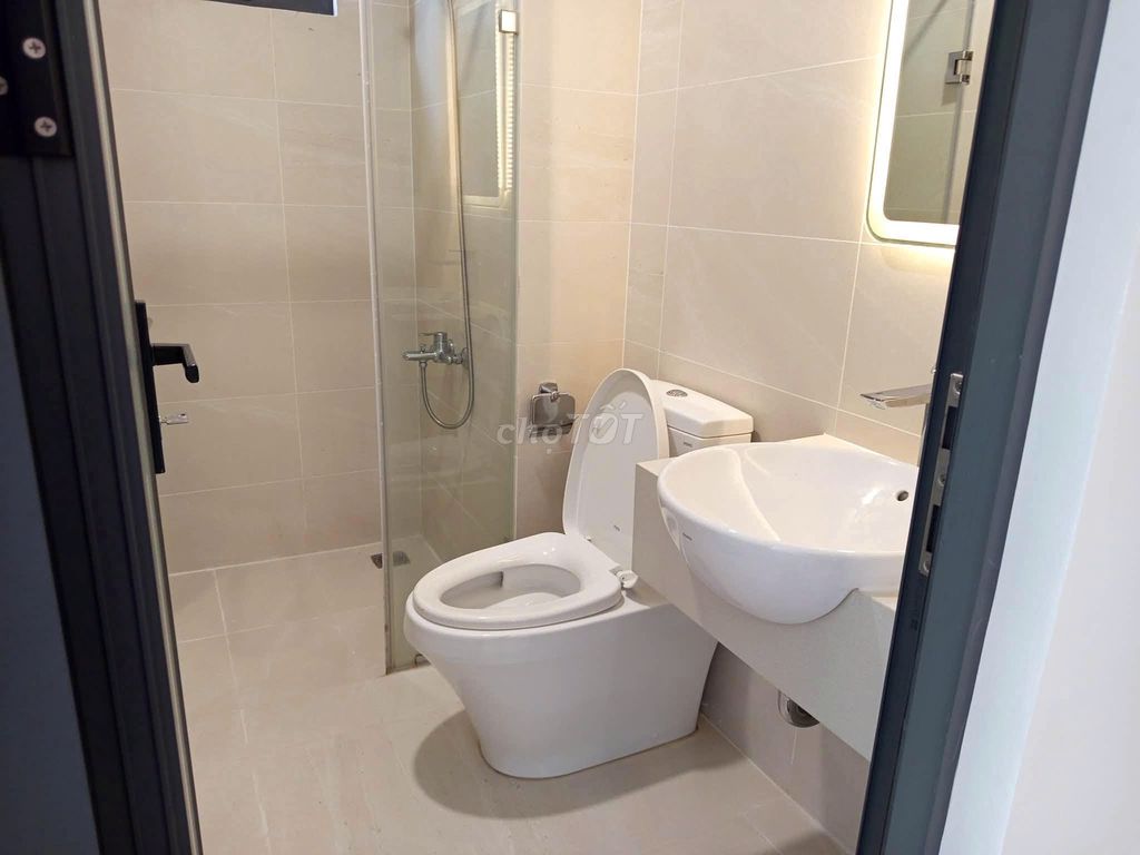 We need to rent Cộng Hòa Plaza apartment, full interior. Two bedrooms cost 14 million a month.
