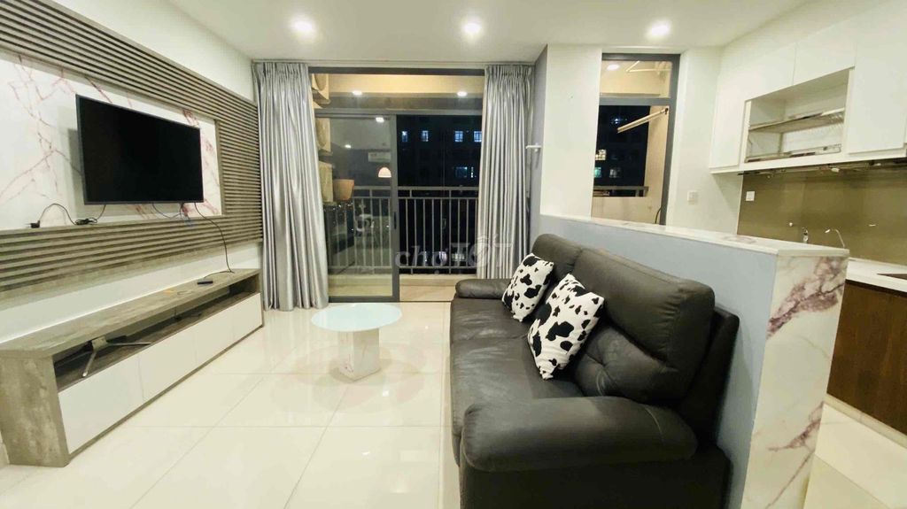 Rent Central Premium apartment. Two bedrooms. 78 M2 full interior.