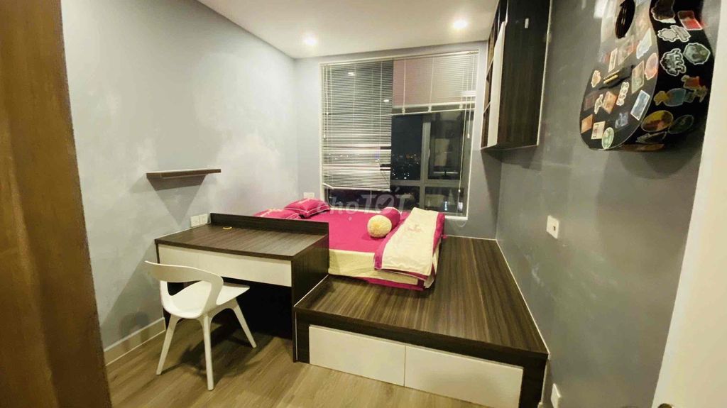 Rent Central Premium apartment. Two bedrooms. 78 M2 full interior.
