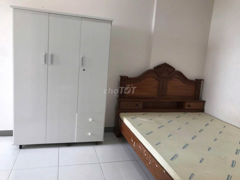 Hope Garden, Phan Huy Ích rents two bedrooms, brand new furniture for nine million a month.