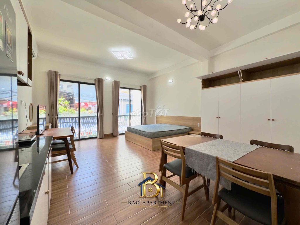 Open apartment 40 meters, right now. Phan Đăng Lưu full interior two balconys.