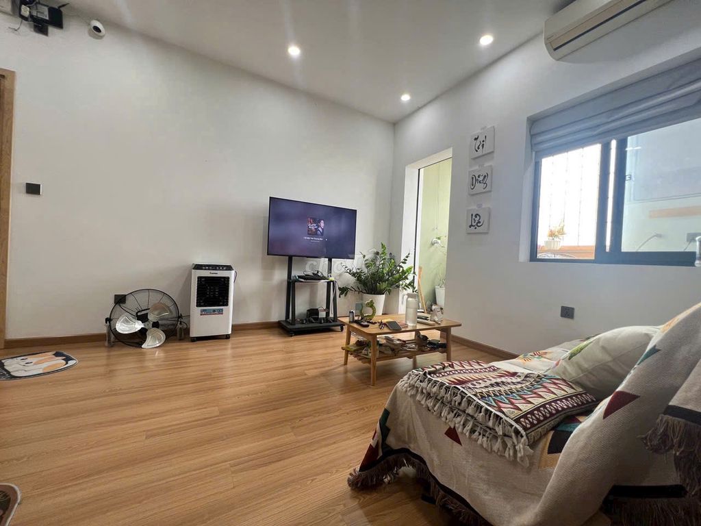 Ten A Chen Dudu apartment: 50 meters2,1 p sleeps, ntcb-10 million a month.