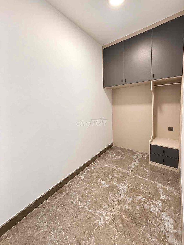 The penthouse Vinhomes Central Park is ready for a quick lease.