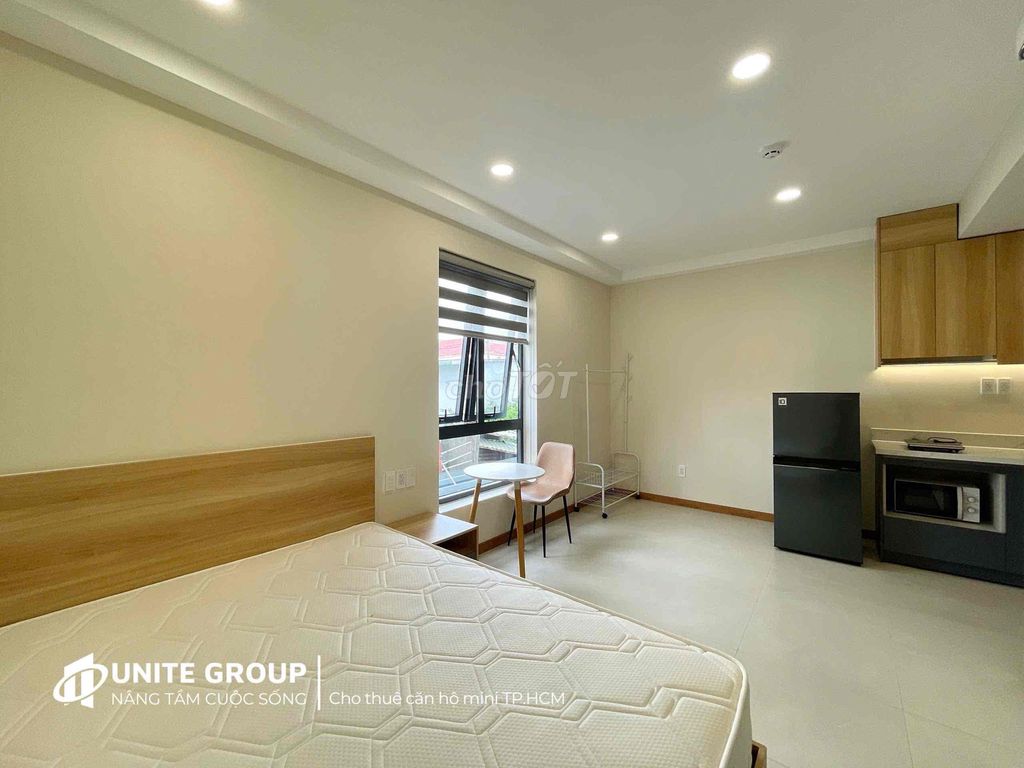 It's the owner of the apartment right now. Phan Văn Trị full of furniture.