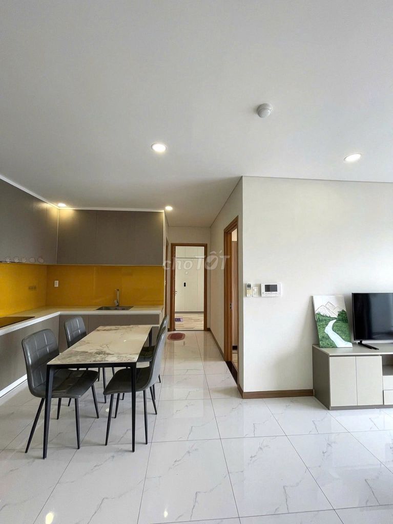 C/Cin City District 10, 3 bedrooms full of furniture cost 15.5 million a month of empty houses.