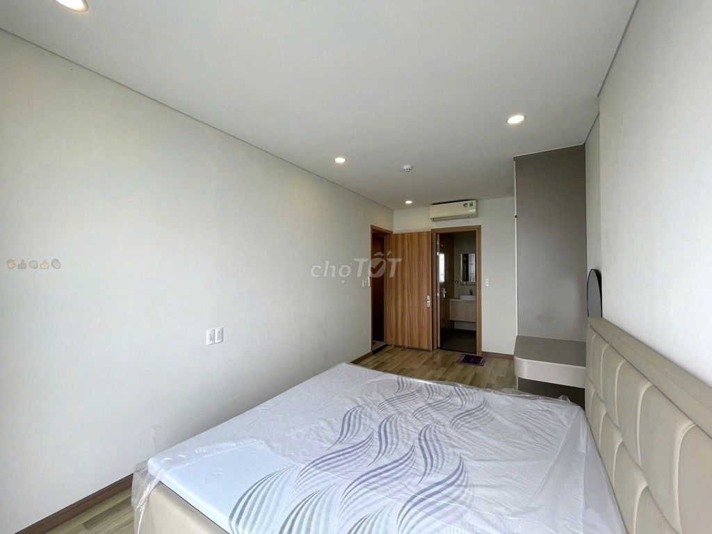 C/Cin City District 10, 3 bedrooms full of furniture cost 15.5 million a month of empty houses.