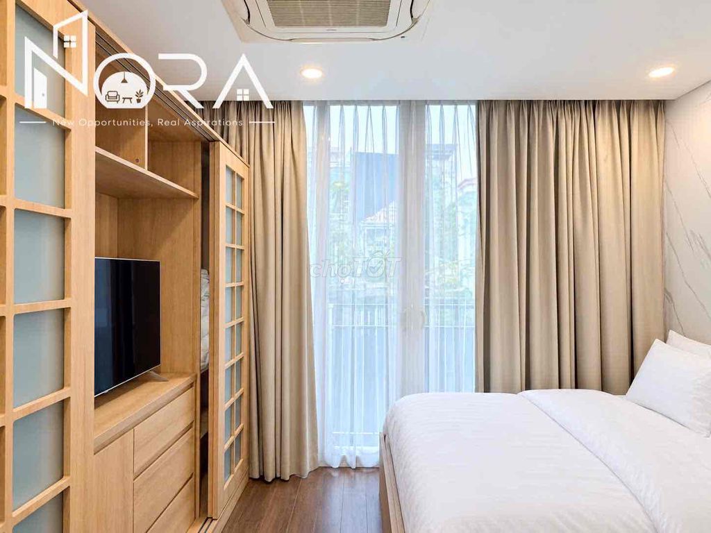 The new service apartment is 100%, the Home of Seven, near Tân Định Church.