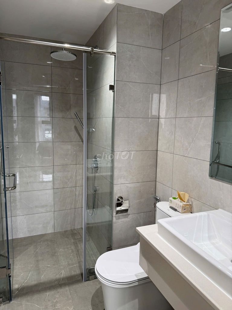 Rent Võ Văn Kiệt Bình Tân Bình Tân 2 bedrooms. A beautiful 7th floor toilet.