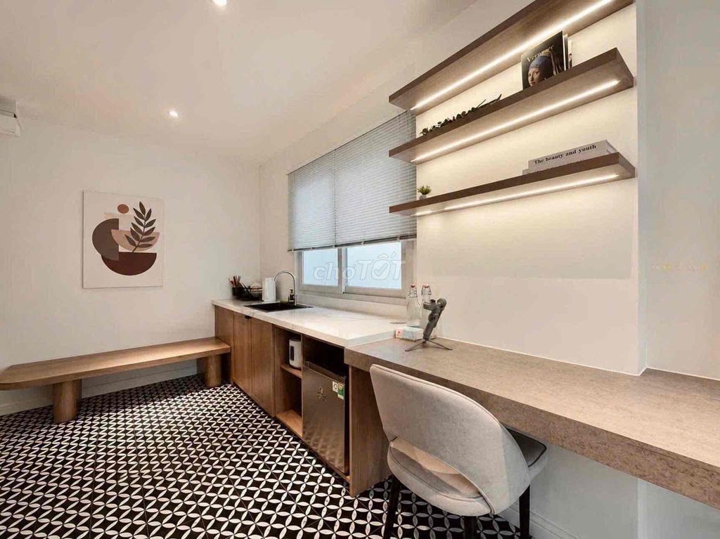 Renting mini apartments near Lotte District 7, on the Channel Bridge, tdt University,