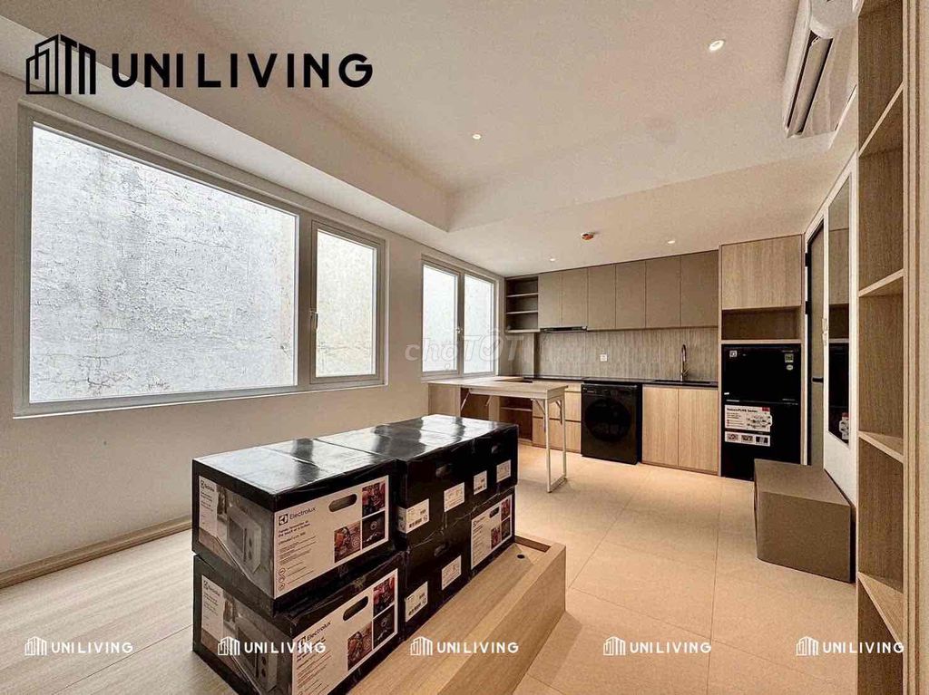 Rent a new studio full interior downtown in the 10th.