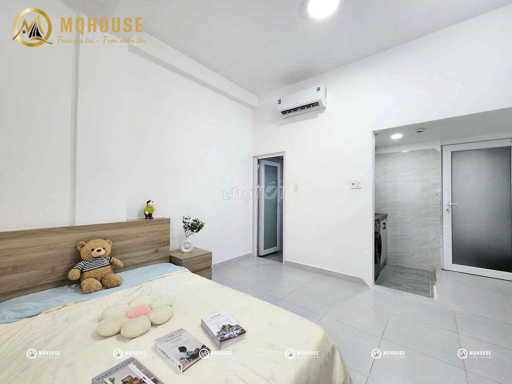 Good for renting a skylight studio. The sands fall by seven.