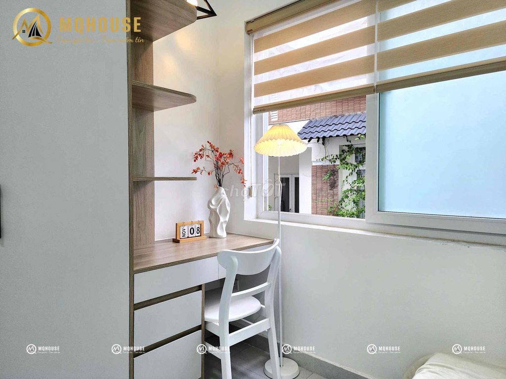 Good for renting a skylight studio. The sands fall by seven.