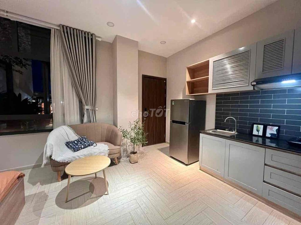 The apartment is rented in the heart of the 10th District near the Great Hall of Big Window