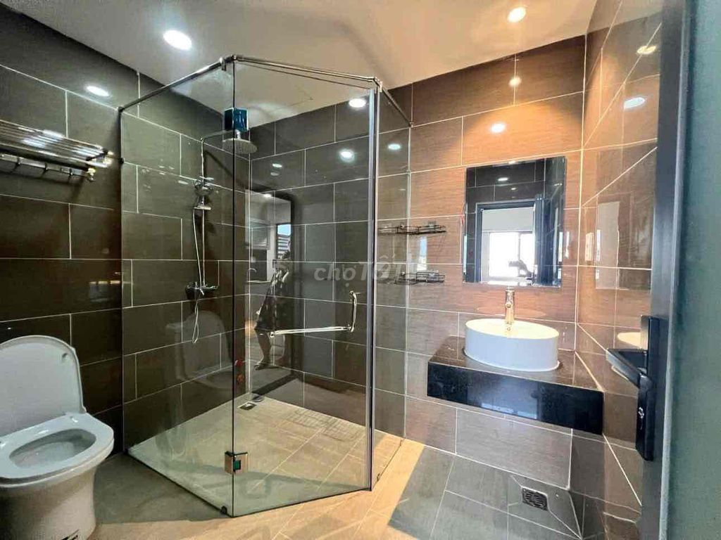 The apartment is rented in the heart of the 10th District near the Great Hall of Big Window