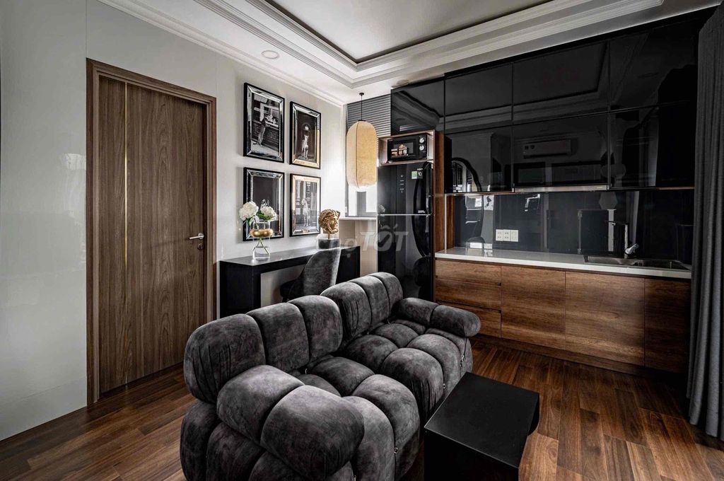 Two garden bedrooms, right into the Swiss CJC, Seven Kings, five ps through the 10th.