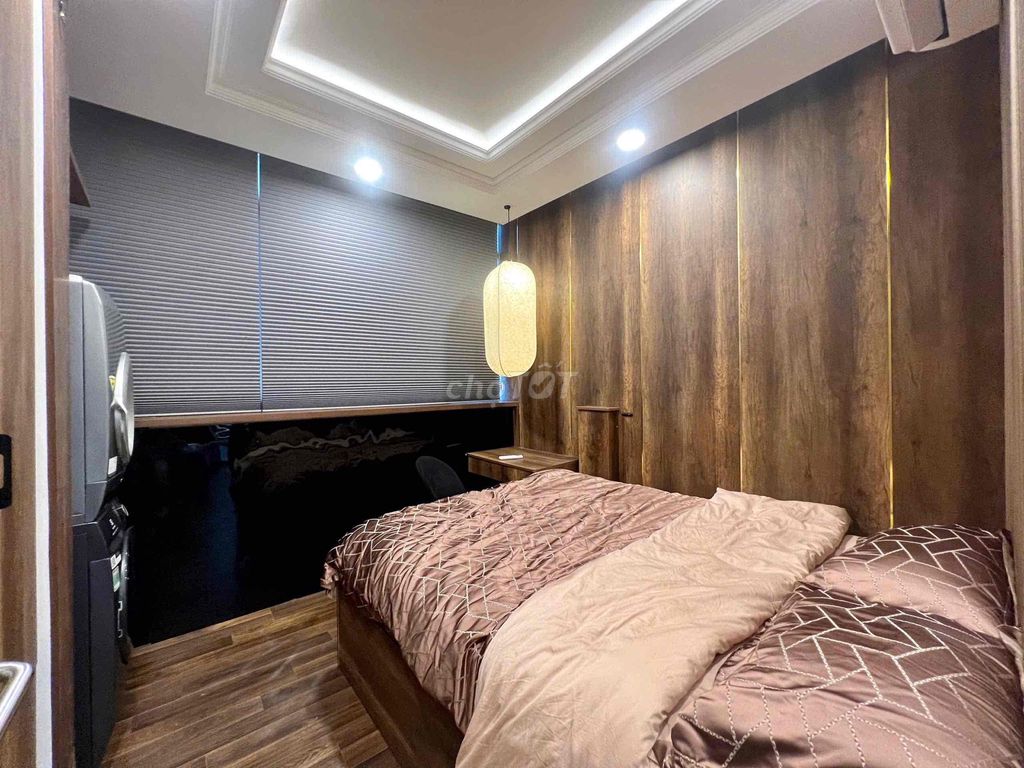 Two garden bedrooms, right into the Swiss CJC, Seven Kings, five ps through the 10th.