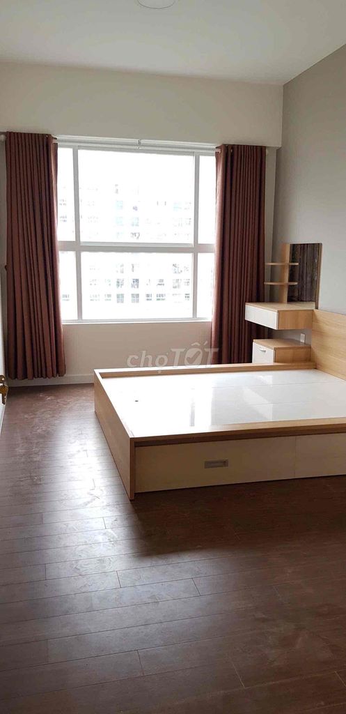 Rent the apartment three bedrooms. Full bathroom Sunrise Riverside. Just 17 million in District 7