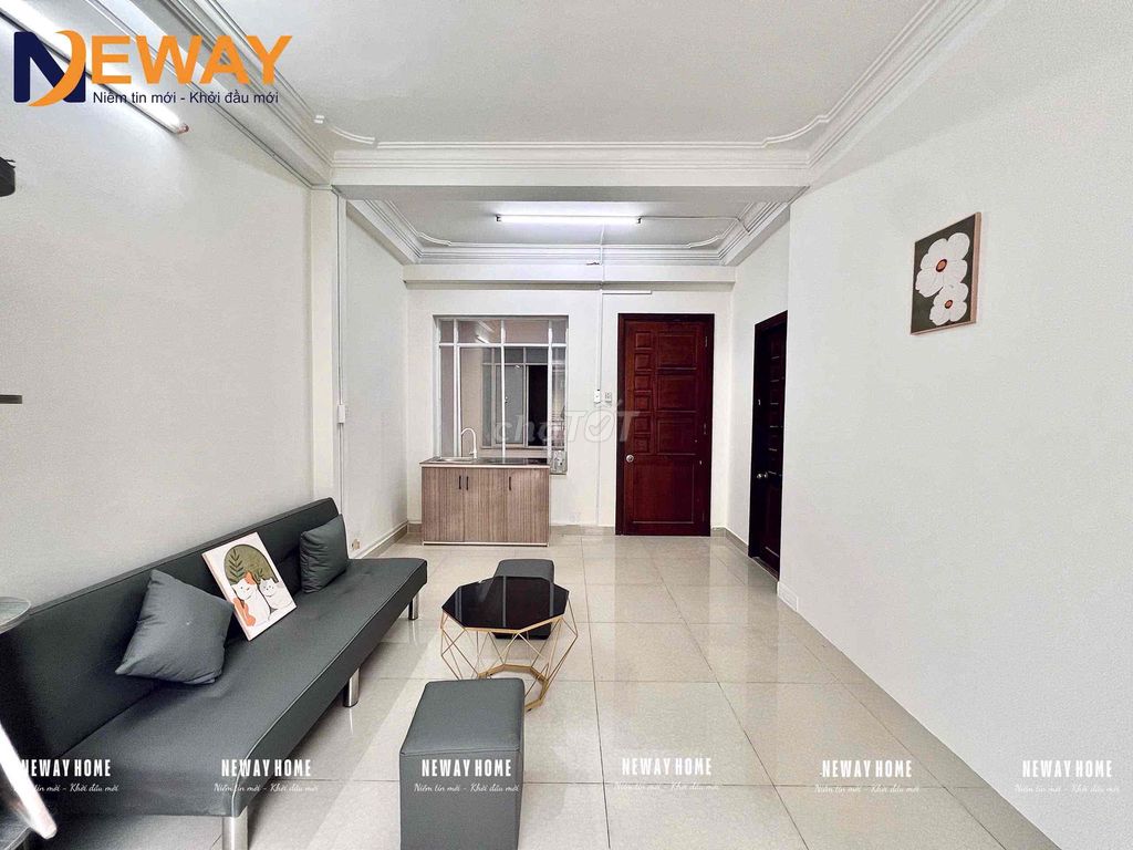 A super-wide Bancol bedroom. Full interior.
