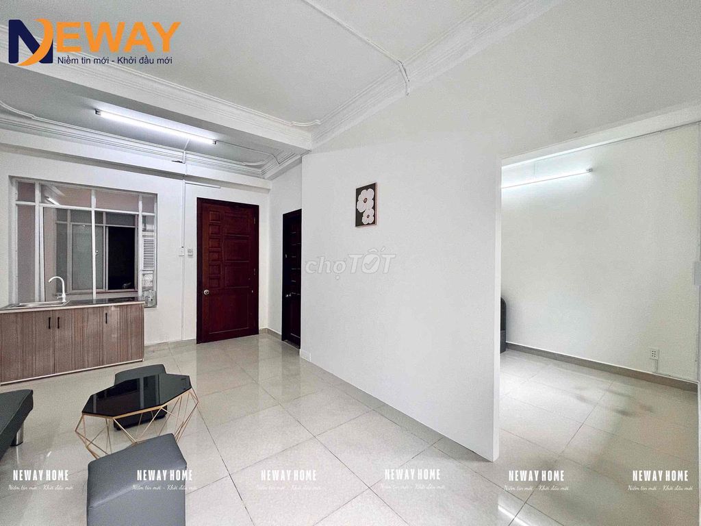 A super-wide Bancol bedroom. Full interior.
