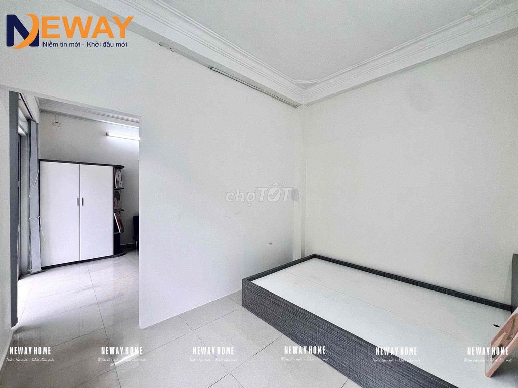 A super-wide Bancol bedroom. Full interior.