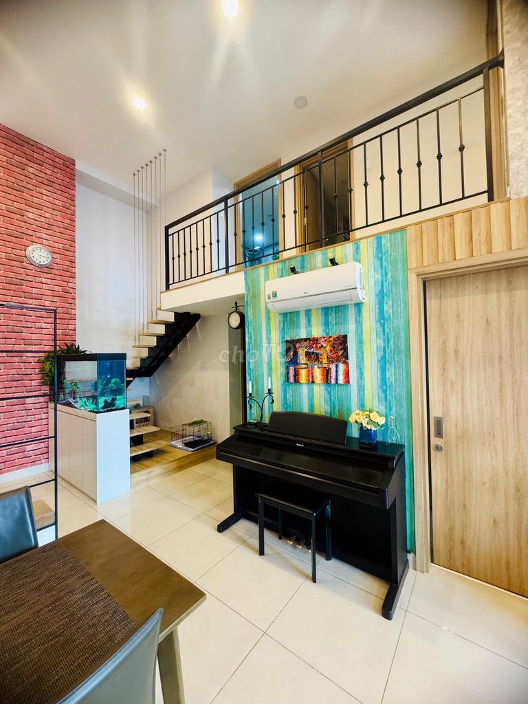 Duprix La Astoria 3 bedrooms 2 super-beautiful toilets plus cars.