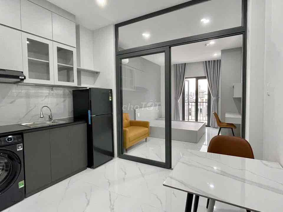Opens the apartment of a balcony bedroom near the new market, Lill Park Eight.