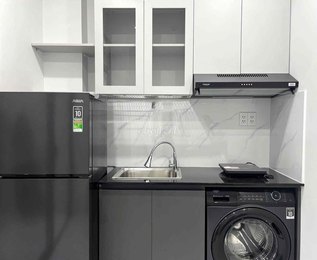 Opens the apartment of a balcony bedroom near the new market, Lill Park Eight.