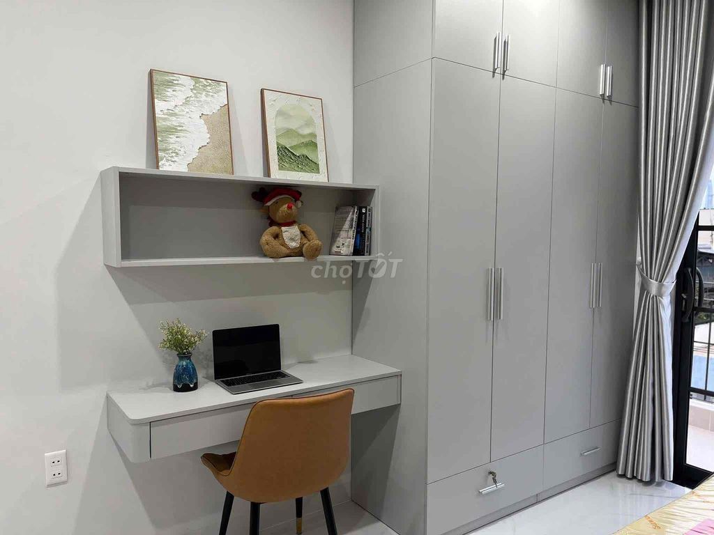 Opens the apartment of a balcony bedroom near the new market, Lill Park Eight.