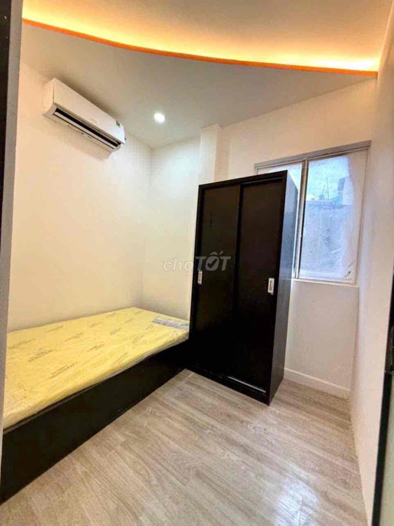 Rent the apartment. Two bedrooms in the middle.