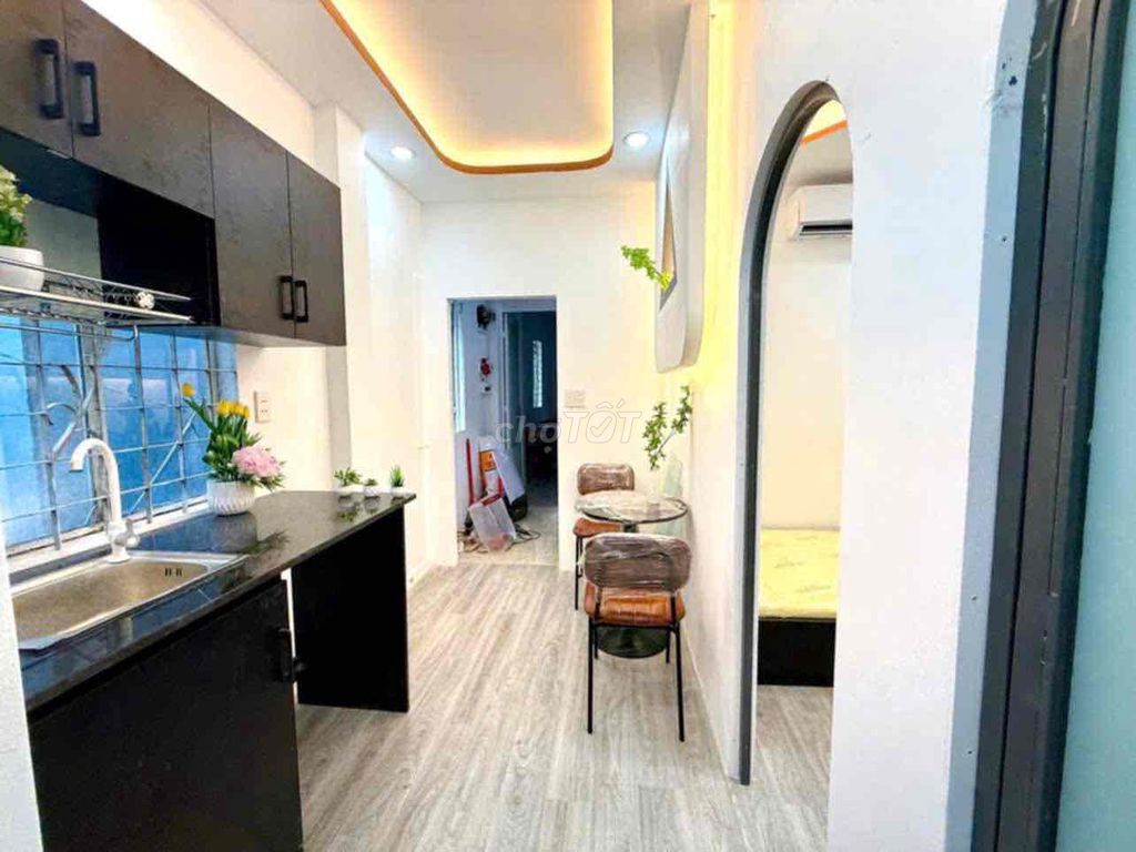 Rent the apartment. Two bedrooms in the middle.