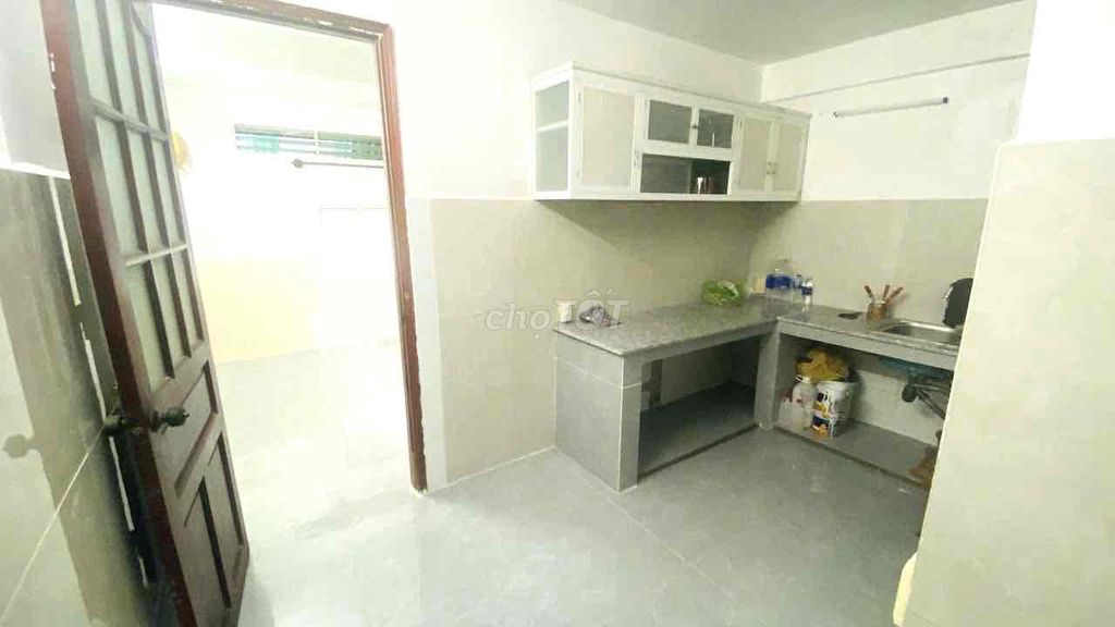 Three bedrooms, one bathroom, 70 M.