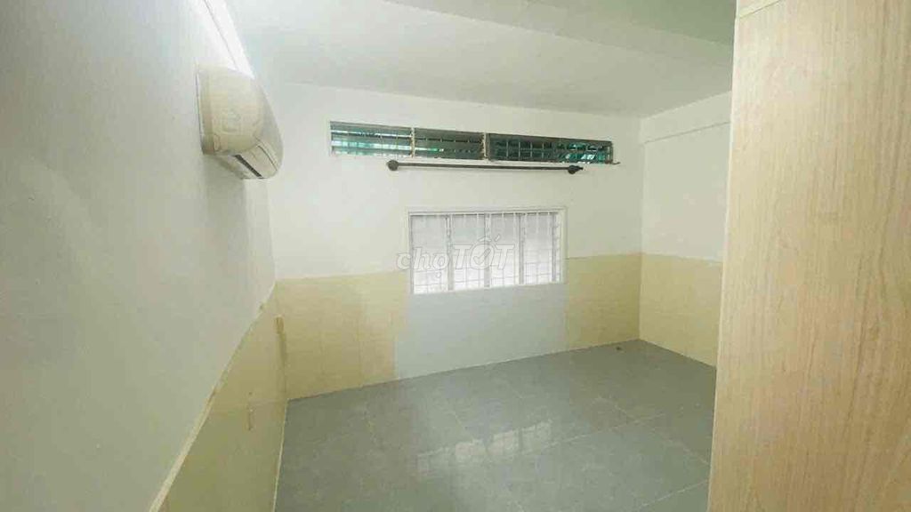 Three bedrooms, one bathroom, 70 M.