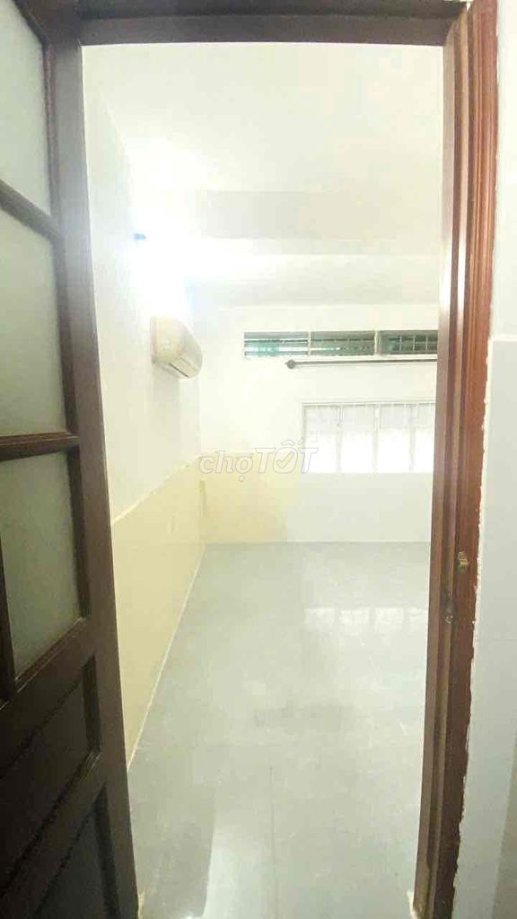 Three bedrooms, one bathroom, 70 M.