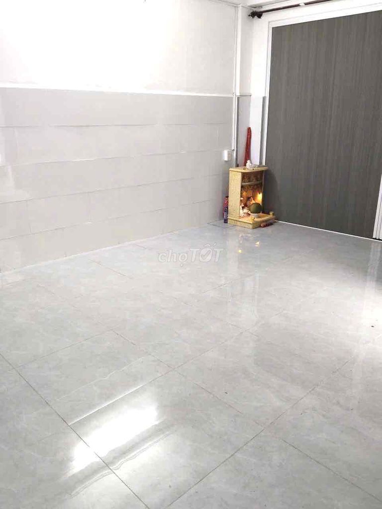 Three bedrooms, one bathroom, 70 M.
